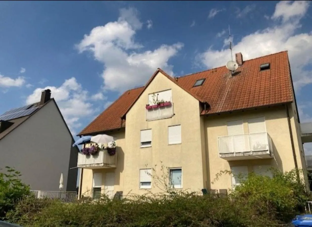 Complete Apartment Peacefully Situated Near The Airport Nurnberg