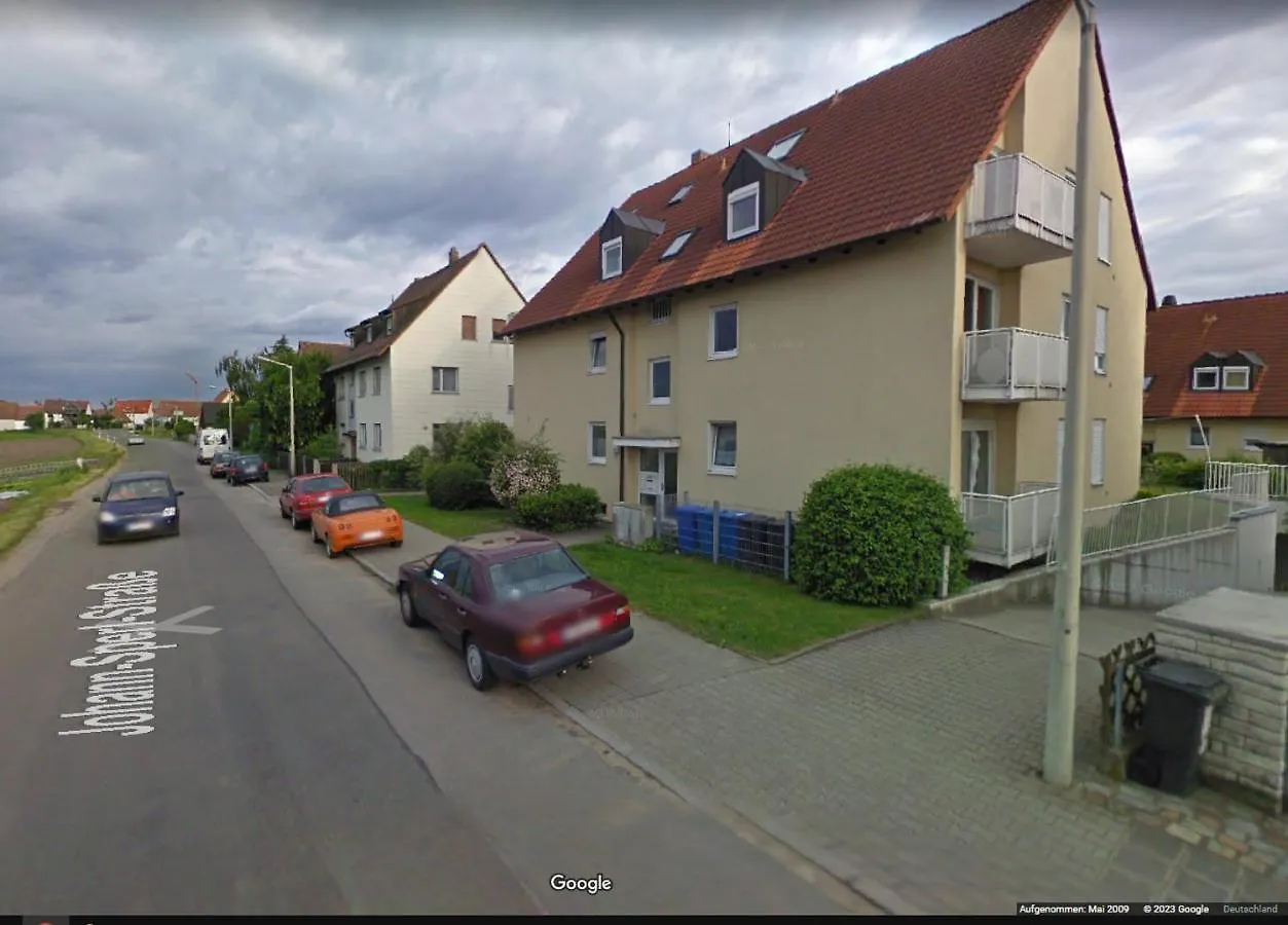 Complete Apartment Peacefully Situated Near The Airport Nurnberg